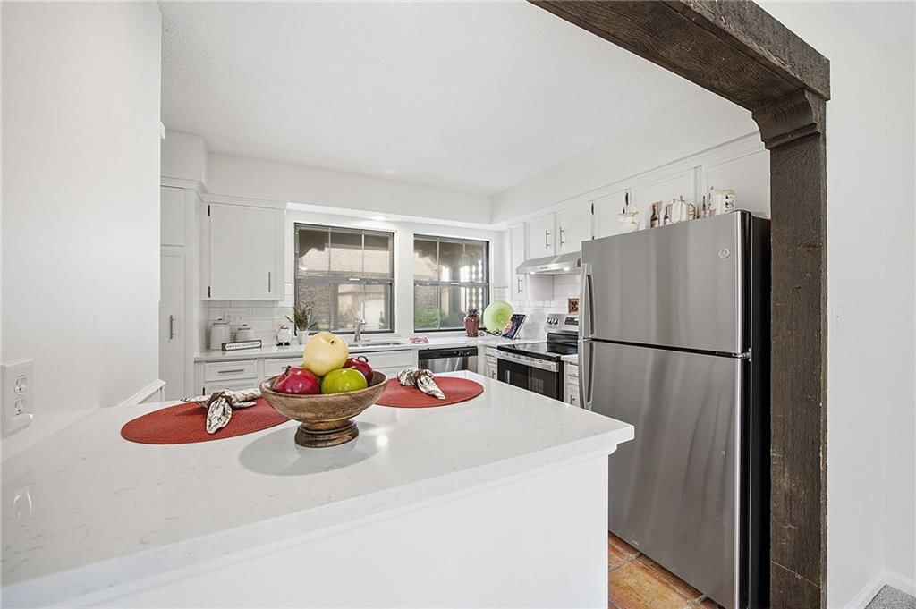 10217 Conser Street — photo 13