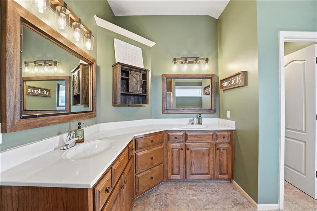 1256 SW Summit Crossing Circle — photo 25