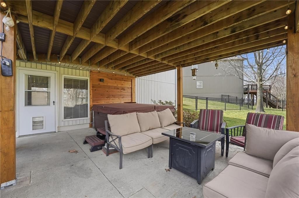 1256 SW Summit Crossing Circle — photo 46