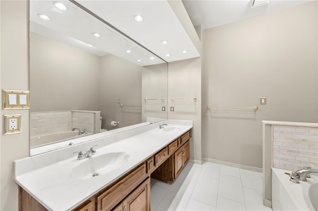 202 NW Ironbark Street — photo 22
