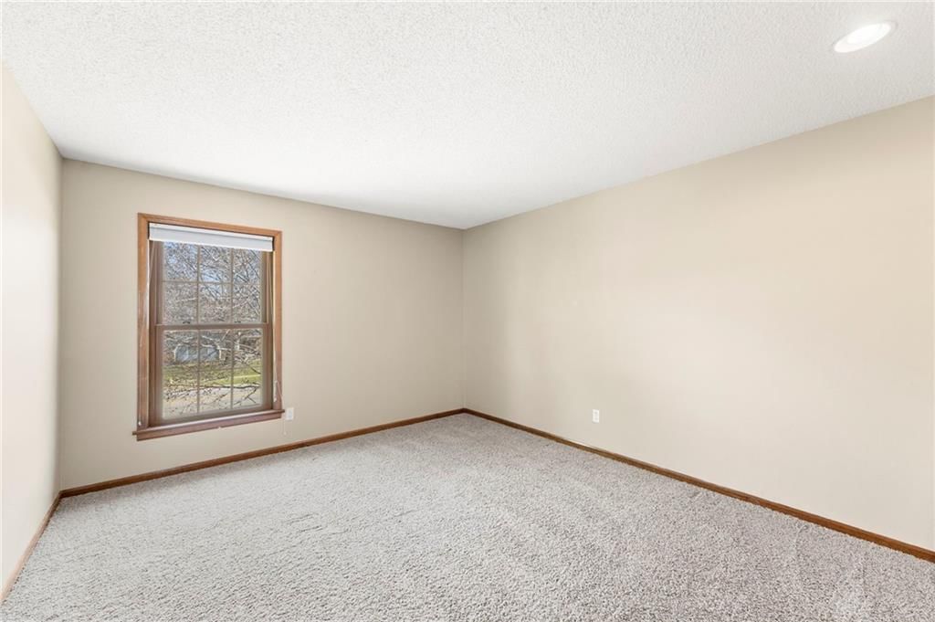 202 NW Ironbark Street — photo 27