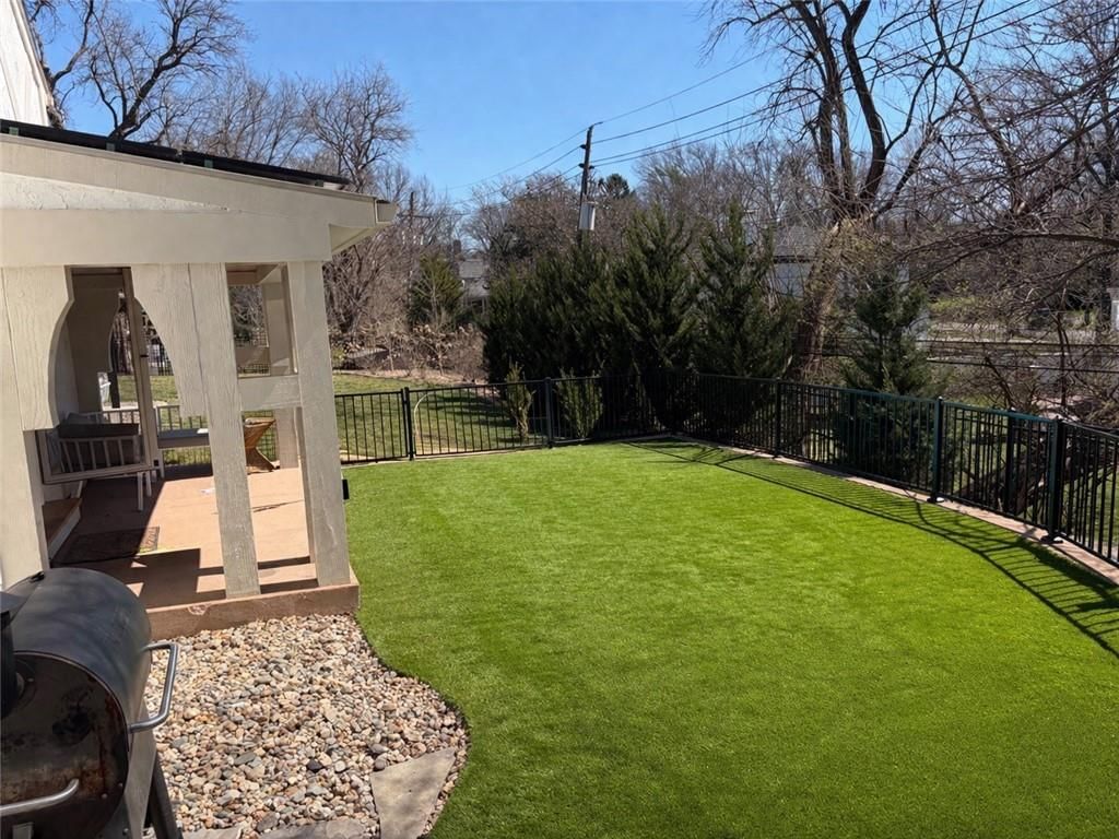 1239 W 63rd Street — photo 3