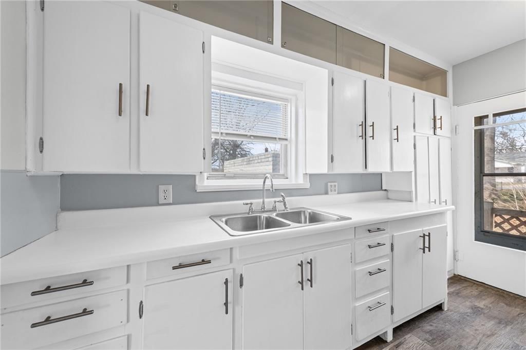 2104 S Norwood Avenue — photo 16