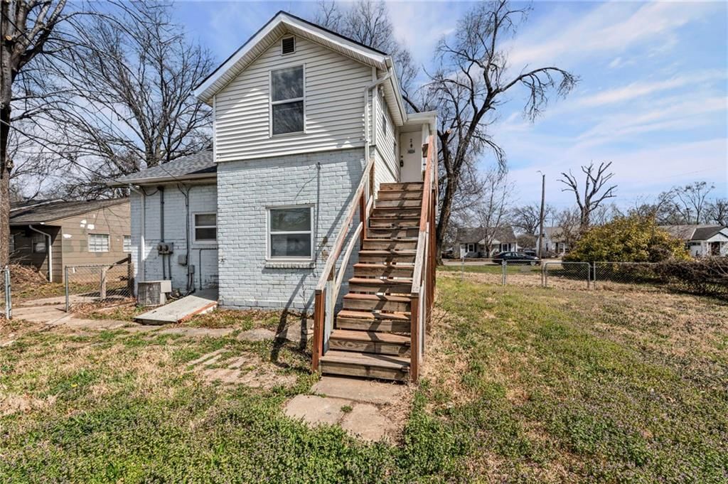 2104 S Norwood Avenue — photo 32