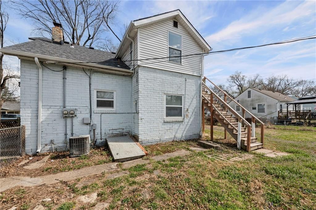 2104 S Norwood Avenue — photo 34