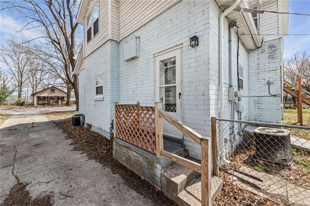 2104 S Norwood Avenue — photo 37