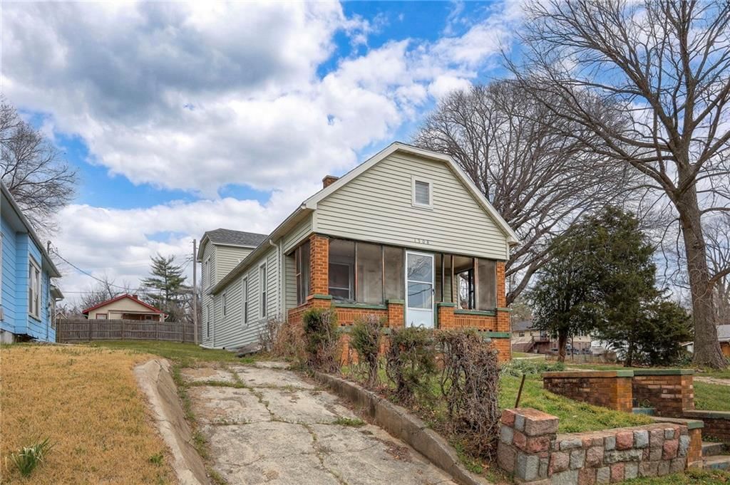 1508 Rowland Avenue — photo 3