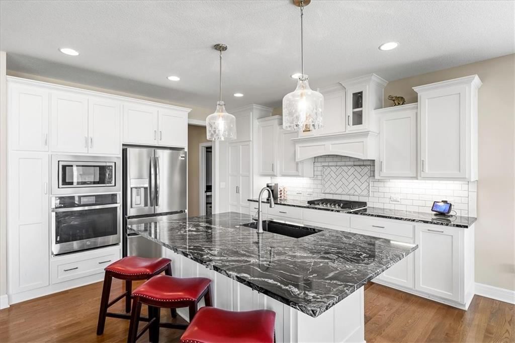10008 N Revere Court — photo 9