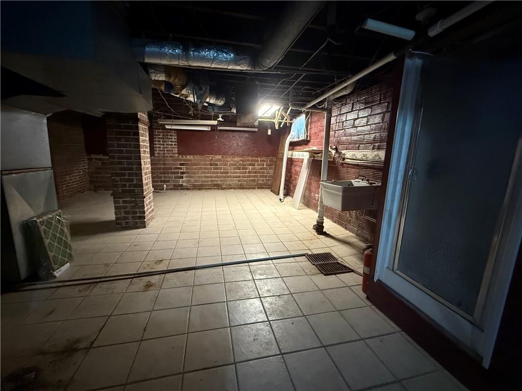 303 S Elm Street — photo 3