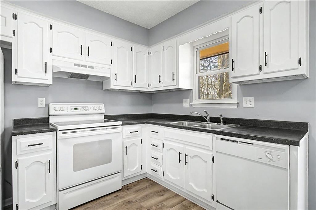 8270 Perry Street — photo 9