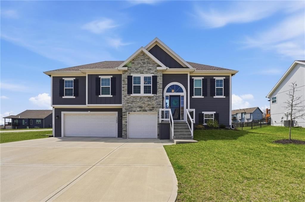 10202 N Quincy Avenue, Kansas City, MO