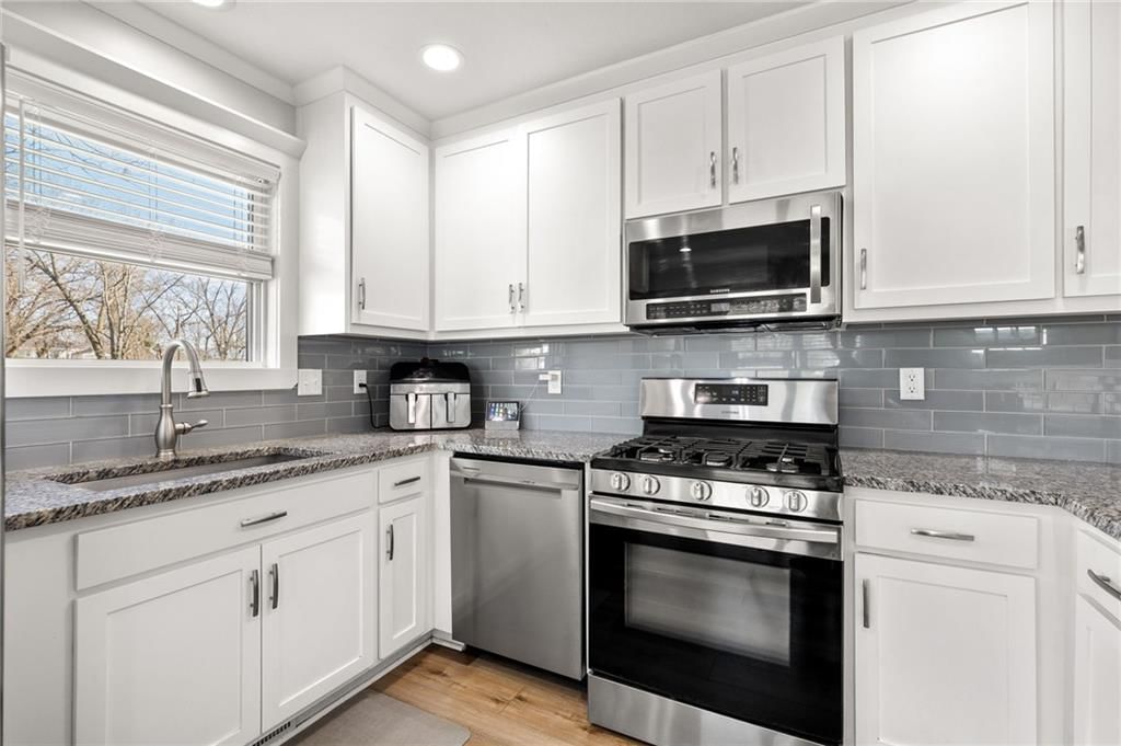 411 E McPherson Street — photo 17