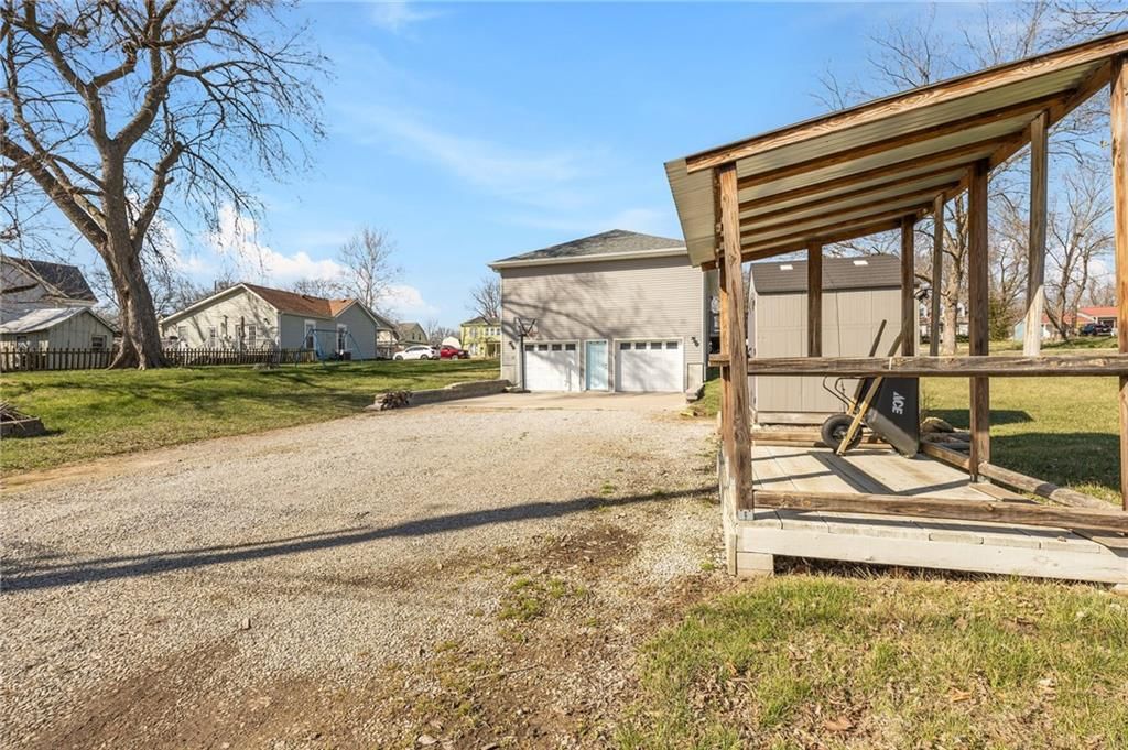 411 E McPherson Street — photo 40