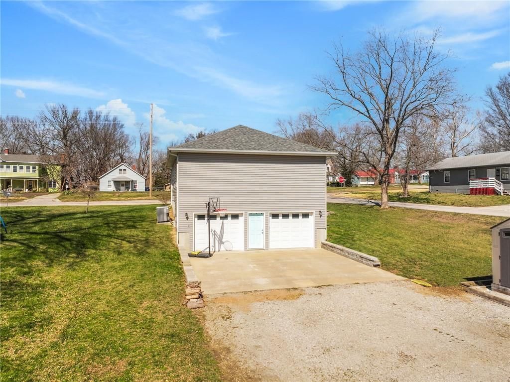 411 E McPherson Street — photo 43