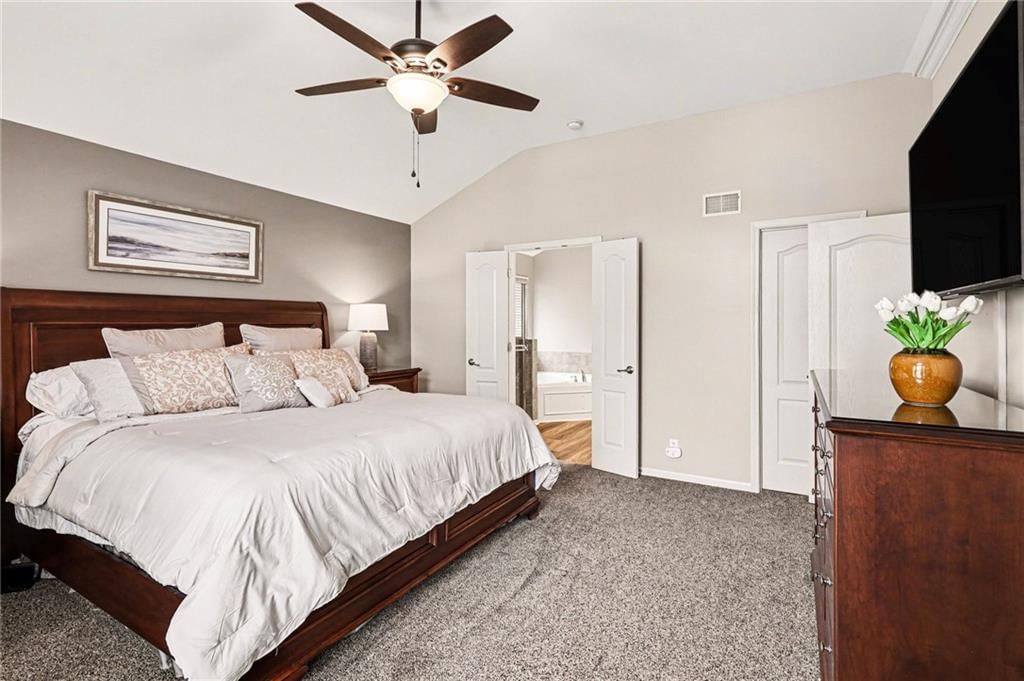 5815 Lakecrest Drive — photo 13