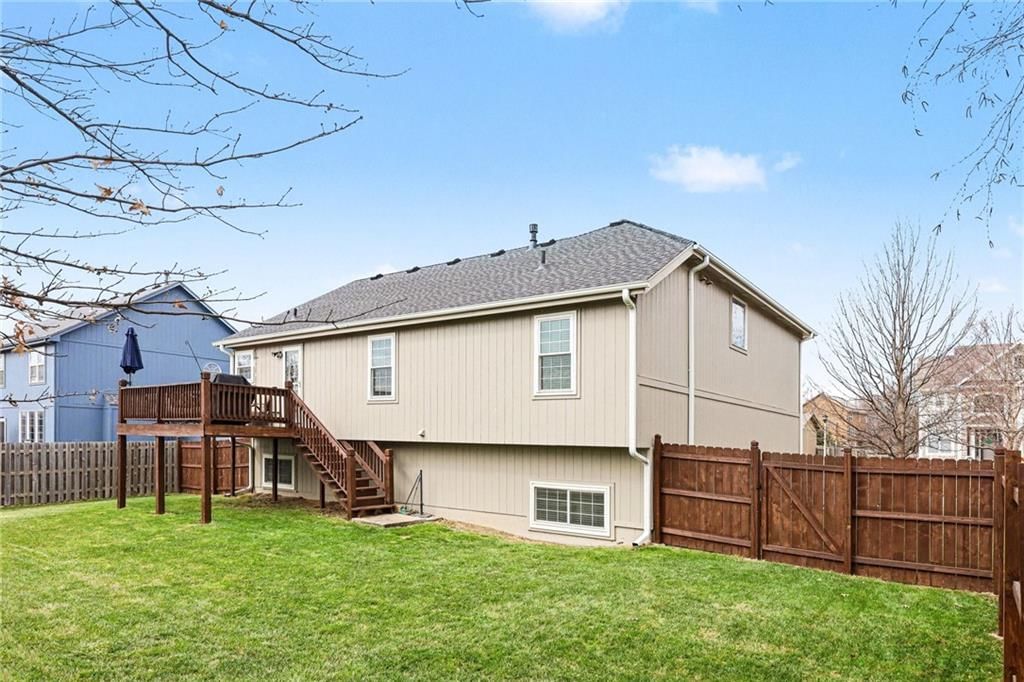 5815 Lakecrest Drive — photo 22
