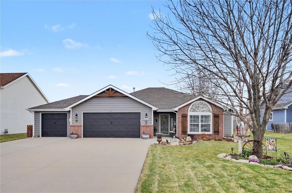 1008 Kathys Court, Baldwin City, KS