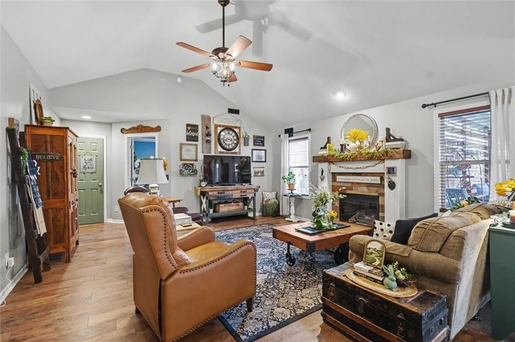 1008 Kathys Court — photo 3