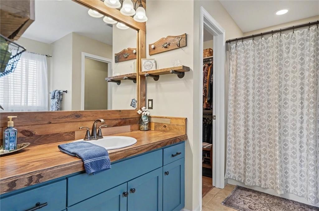 1008 Kathys Court — photo 11