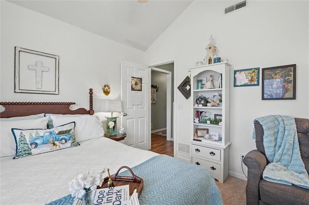 1008 Kathys Court — photo 15