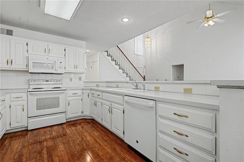 6817 W 156th Terrace — photo 8