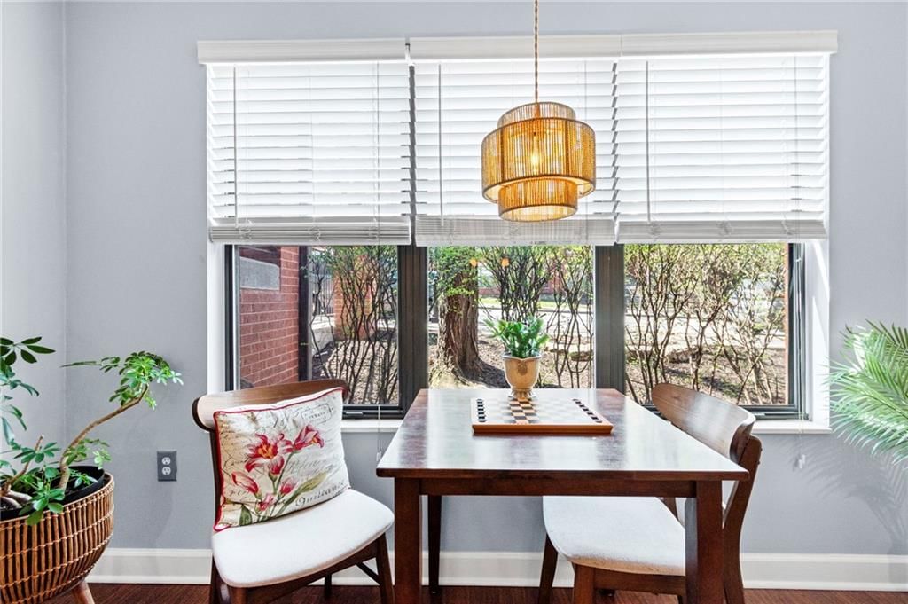 925 Washington Street — photo 8