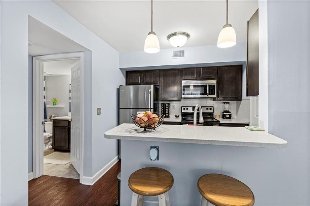 925 Washington Street — photo 11