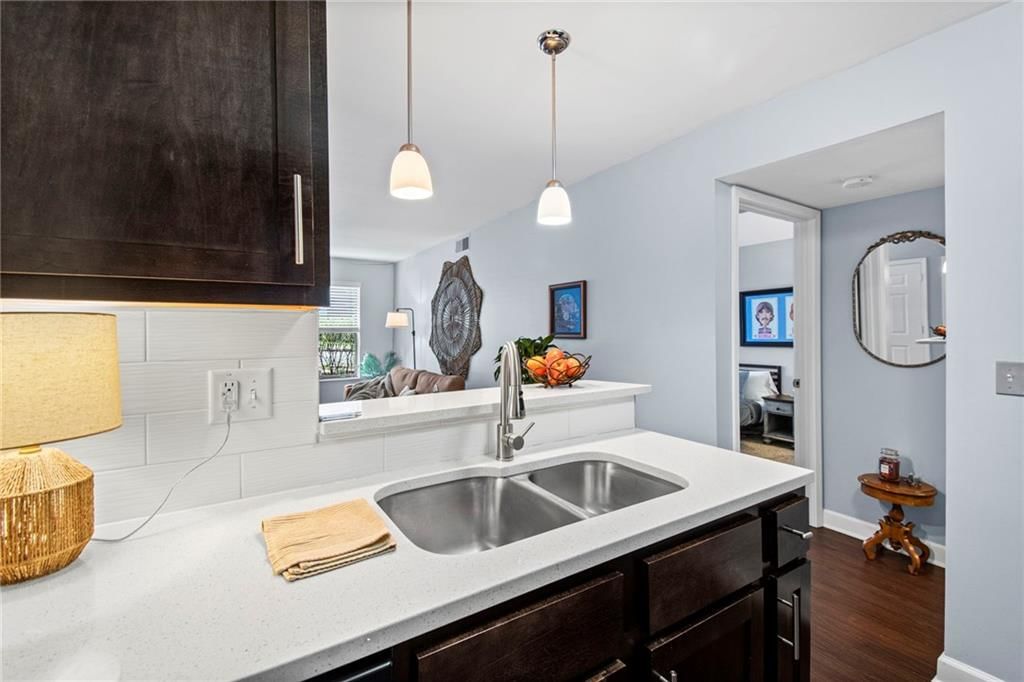 925 Washington Street — photo 14