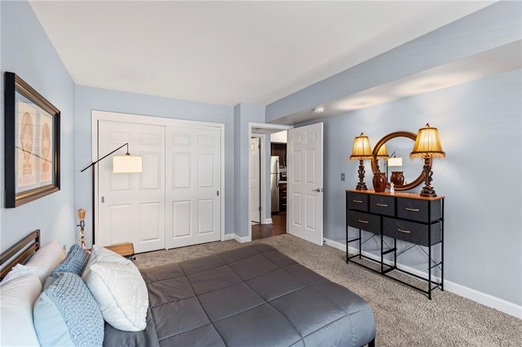 925 Washington Street — photo 17