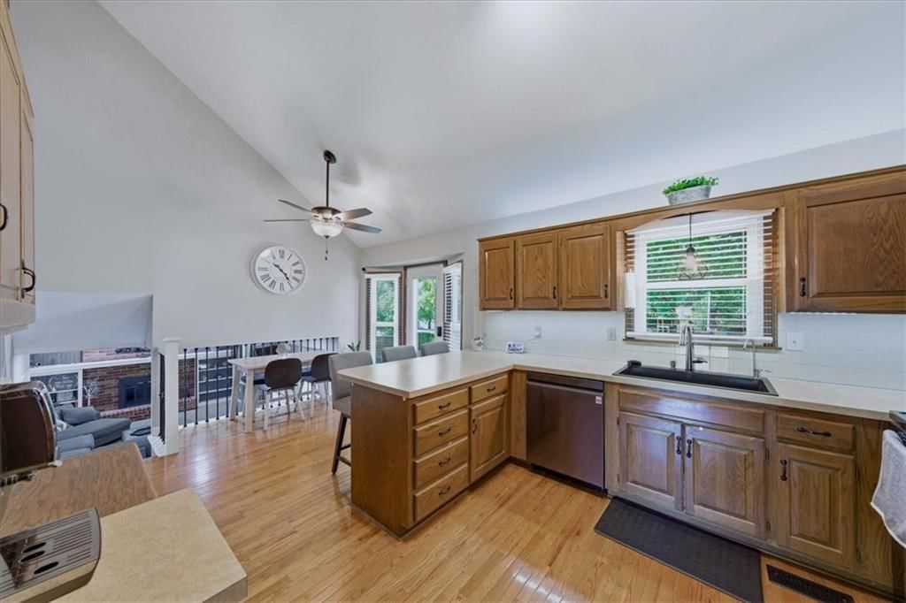 15109 W 122nd Terrace — photo 8