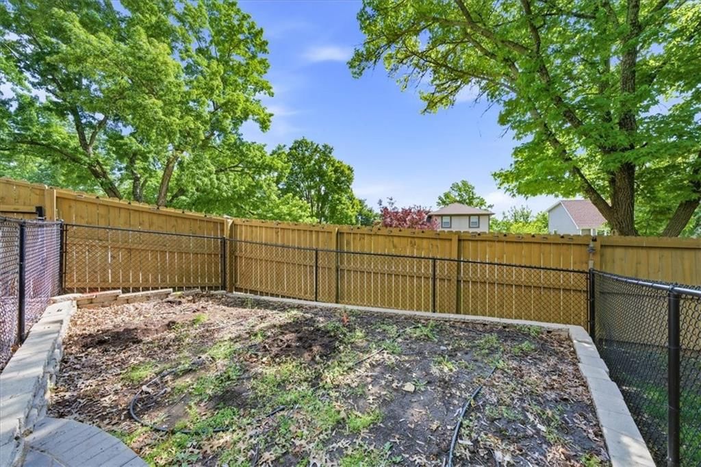 15109 W 122nd Terrace — photo 28