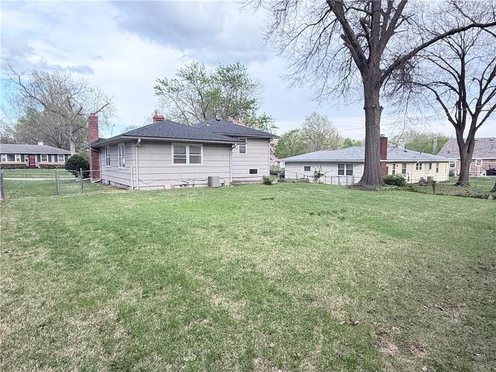 4942 N College Avenue — photo 29