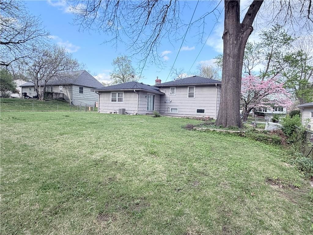 4942 N College Avenue — photo 31