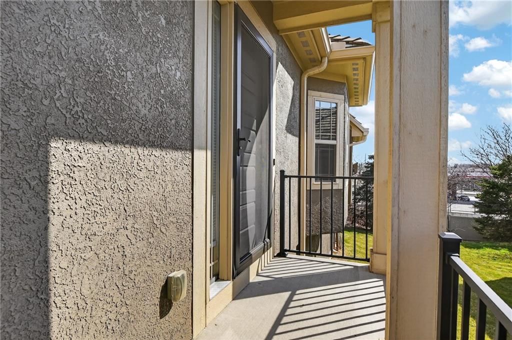 821 NE Lone Hill Drive — photo 3
