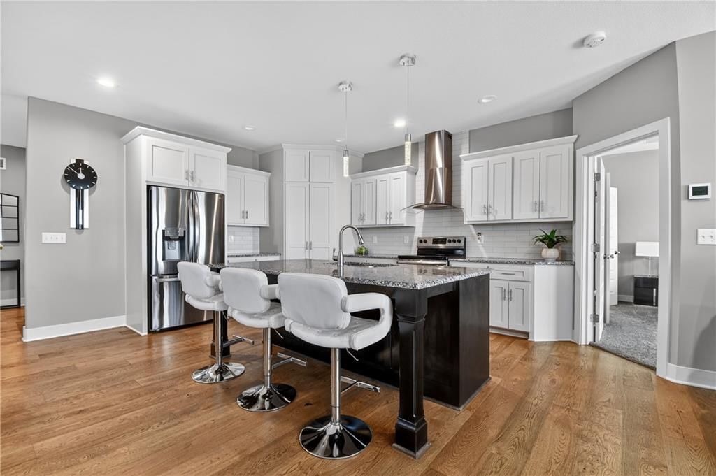 821 NE Lone Hill Drive — photo 8