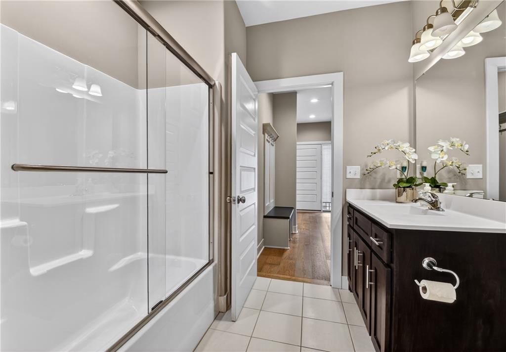 821 NE Lone Hill Drive — photo 31
