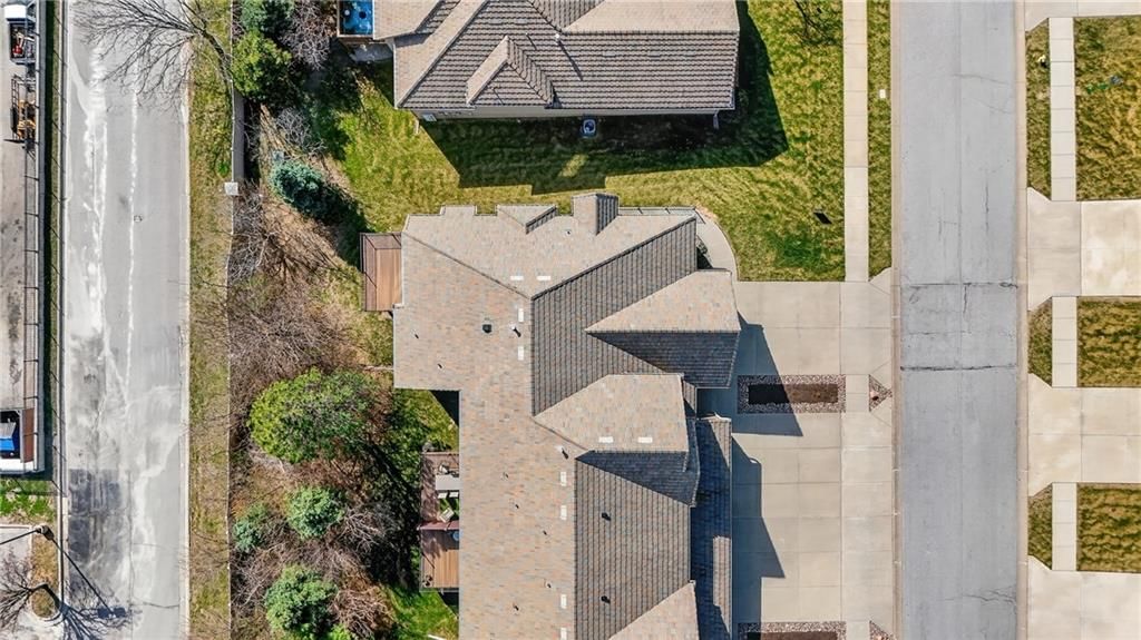 821 NE Lone Hill Drive — photo 40
