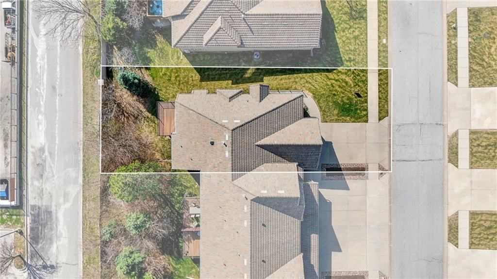 821 NE Lone Hill Drive — photo 41