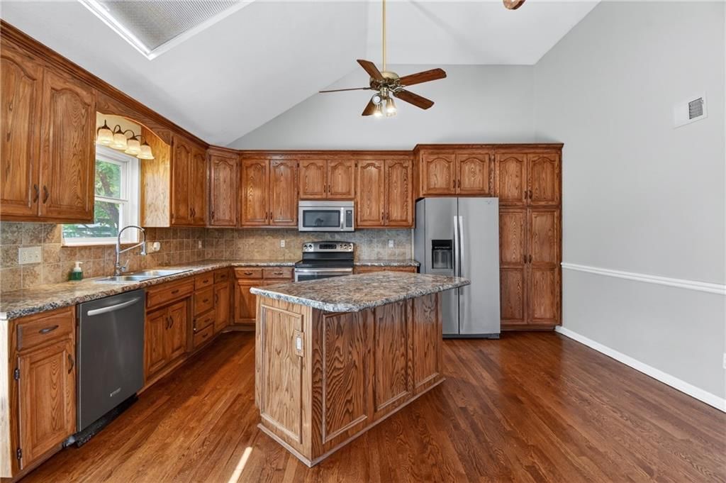605 Oak Drive — photo 8