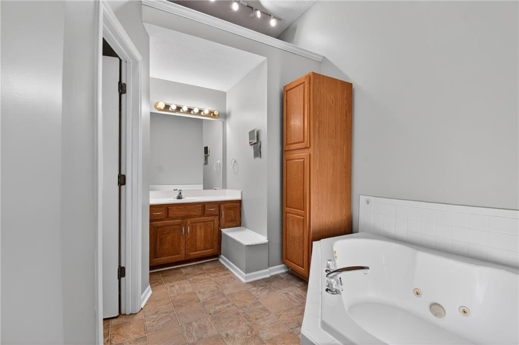 605 Oak Drive — photo 14