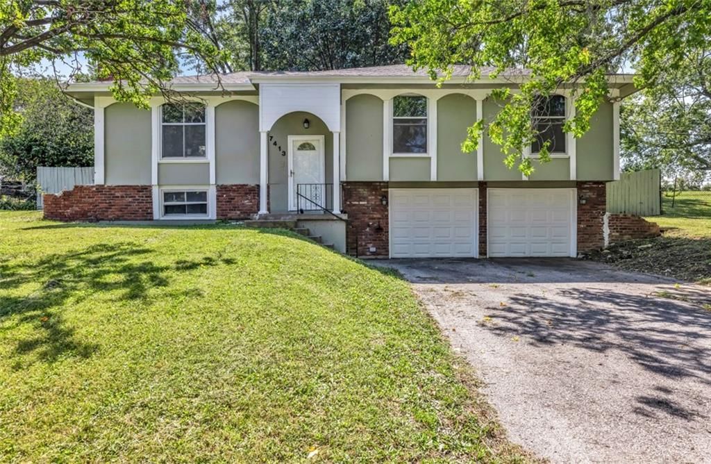 7413 Loma Vista Drive, Kansas City, MO