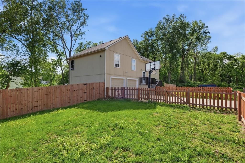 8953 Ann Avenue — photo 50