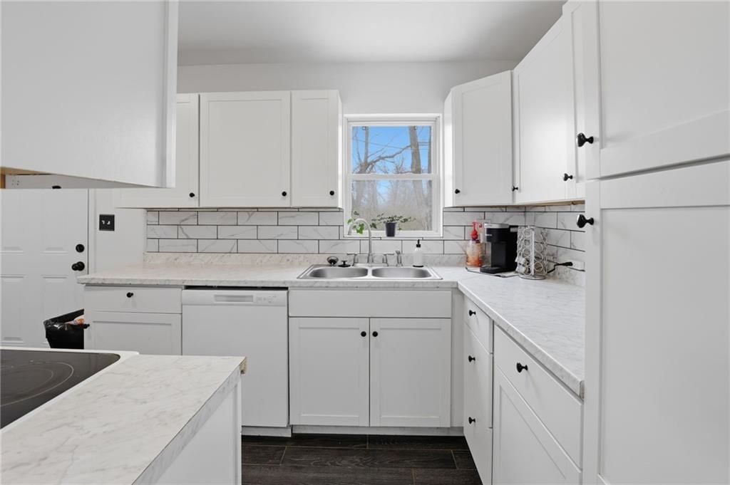 1224 NE 43rd Terrace — photo 7