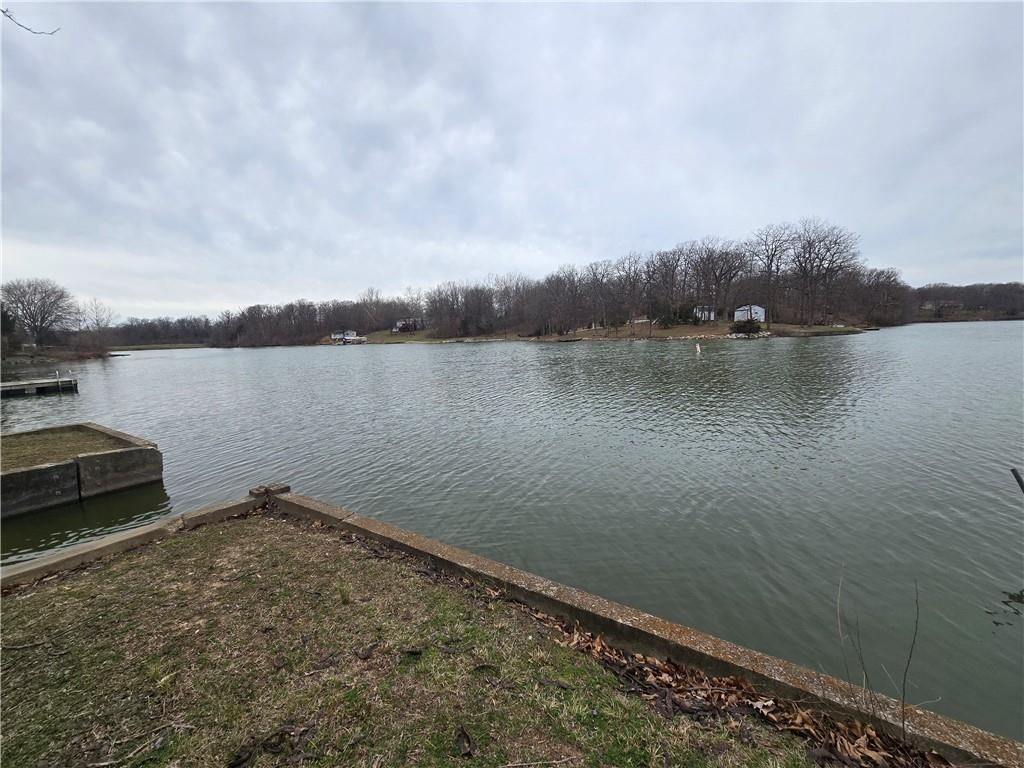 1334 Lakeview N Drive — photo 2