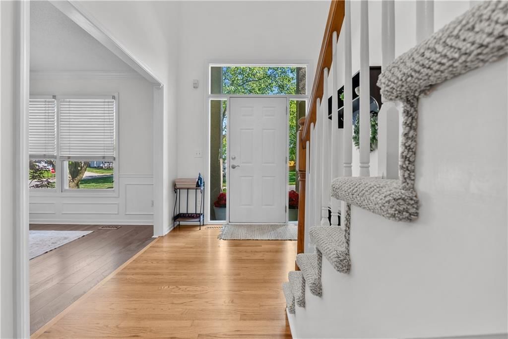 705 Hawthorne Drive — photo 4