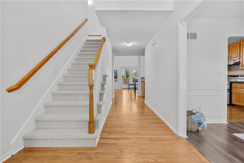 705 Hawthorne Drive — photo 6