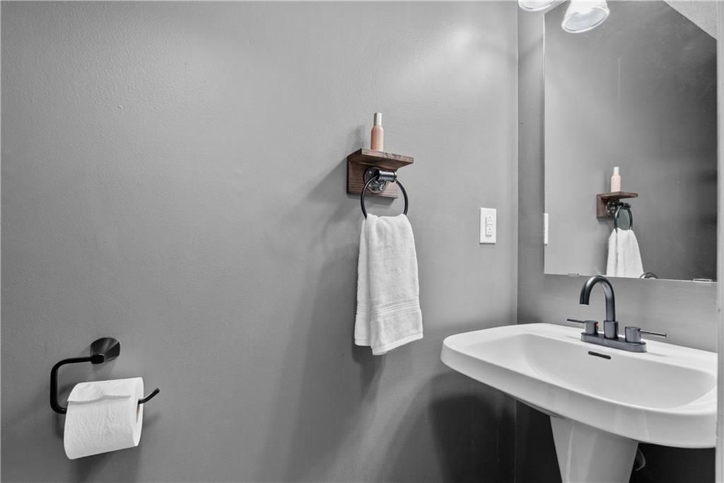 705 Hawthorne Drive — photo 15