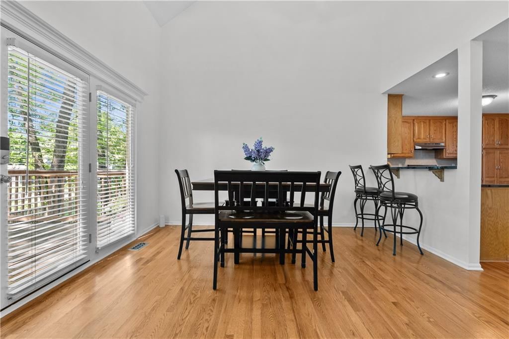 705 Hawthorne Drive — photo 17