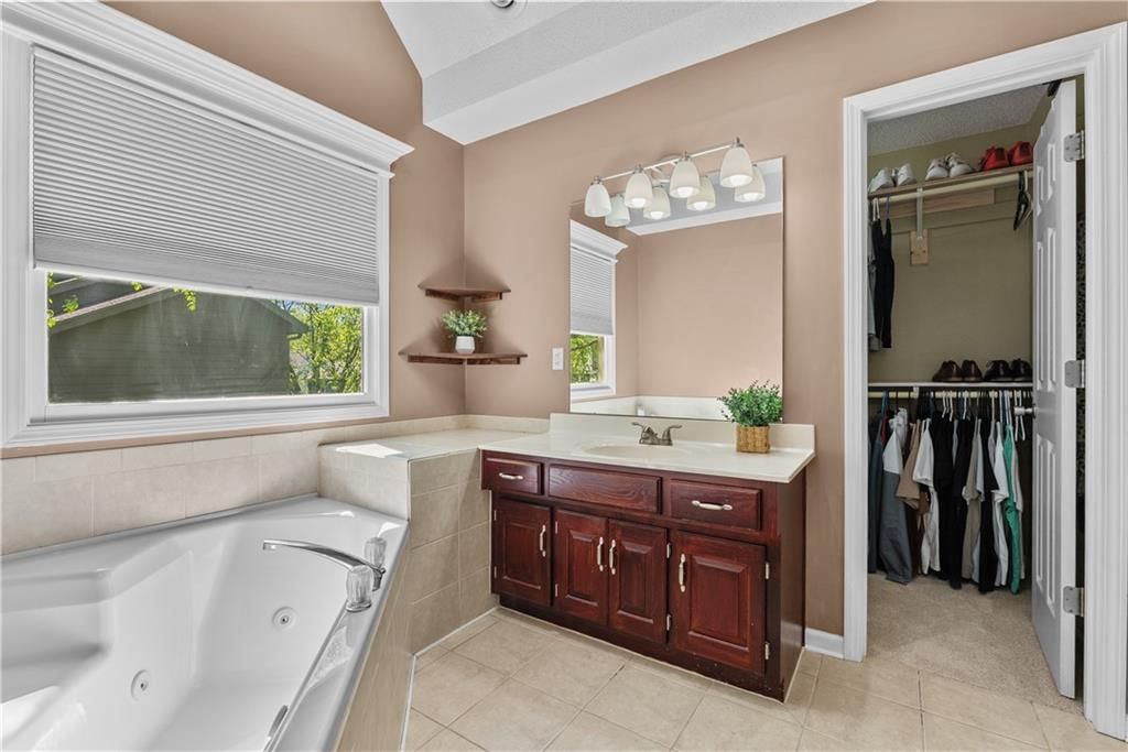 705 Hawthorne Drive — photo 26