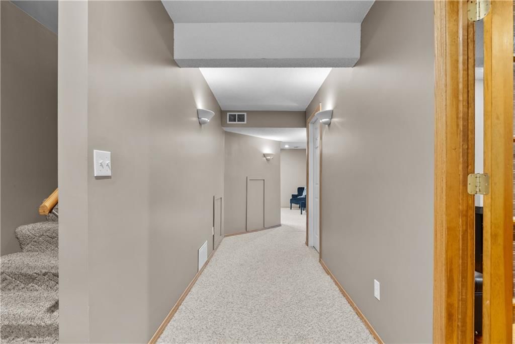 705 Hawthorne Drive — photo 36